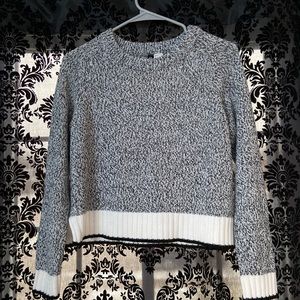 Semi-Cropped H&M Grey Sweater